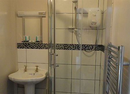 Farmyard Inn Бэйквэлл Экстерьер фото